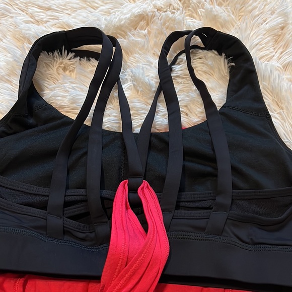Lululemon athletica top size 10 w/ build in bra & removable cup inserts - Picture 12 of 16